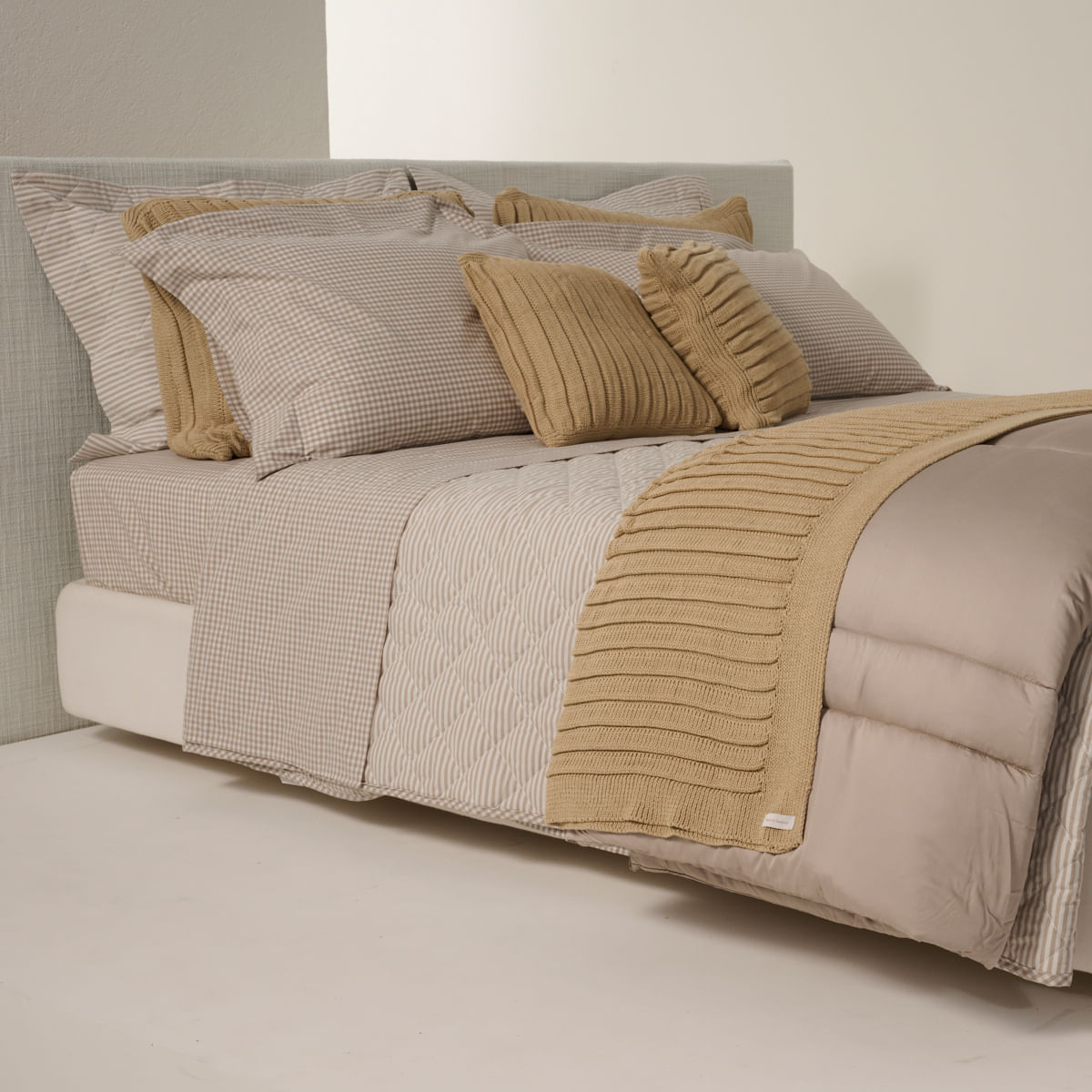 01 16 0123 PORTA TRAVESSEIRO UNIQUE BEGE 002